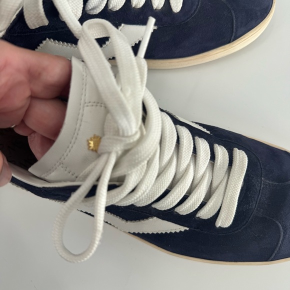 Stuart Weitzman Daryl Low Top Leather Sneakers Navy Blue/White Women’s 9 - Picture 9 of 12